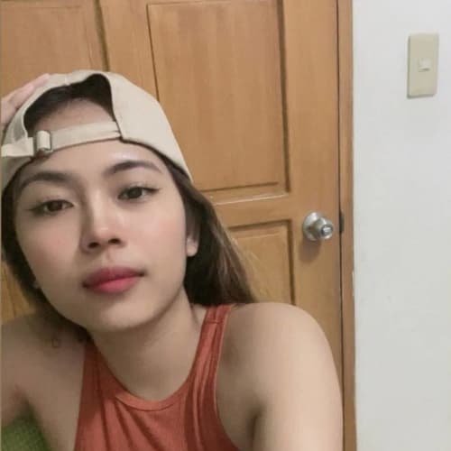 Sandy, 24, from the Philippines