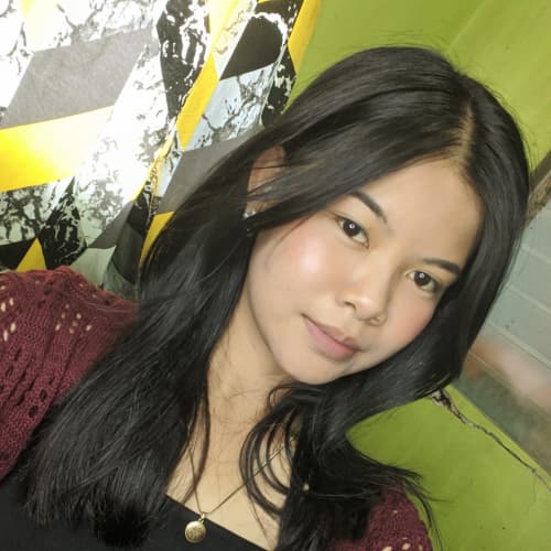 emsly, 18, from the Philippines