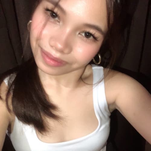 Shaina, 21, from the Philippines