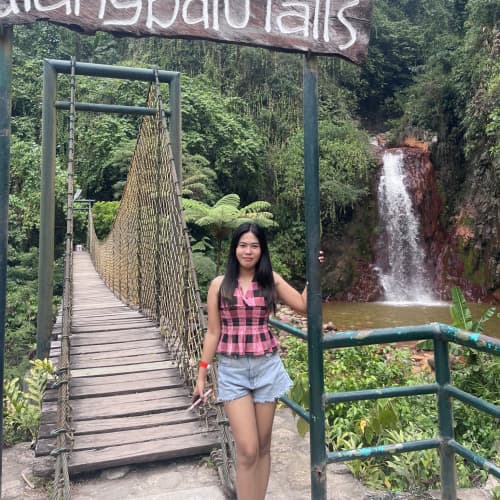 Mae, 36, from the Philippines